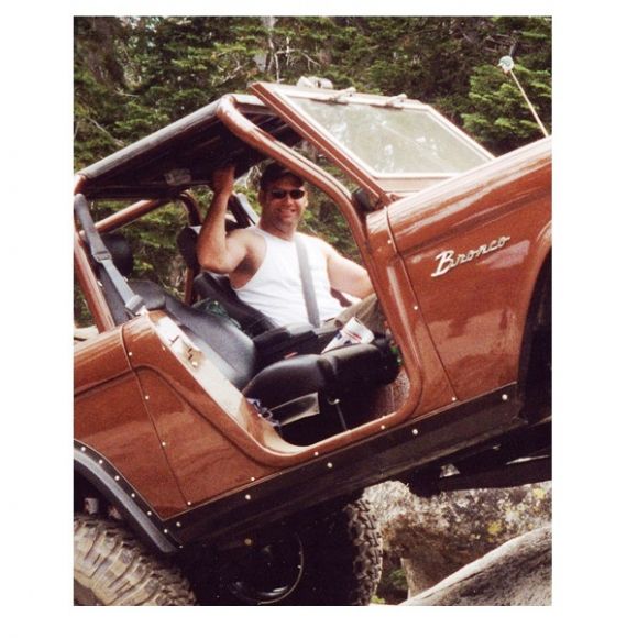 I am in the process of putting a 1966 U13 Bronco Roadster (Budd Body) back on the road. Which product would give me a more authentic look and fit? The single piece inserts or the ones that come with the hardware kit. Thanks in advance. Peter
