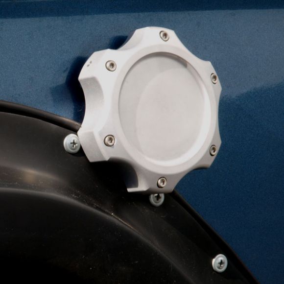 Is this billet gas cap cover polished stainless steel in color ?