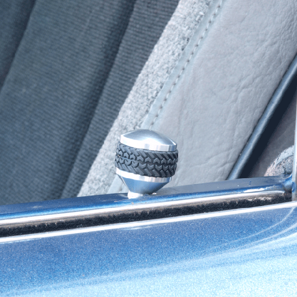 I'd like to use these for a '72 Chevy Suburban.  Can you share the thread type/count?  10-24 possibly?